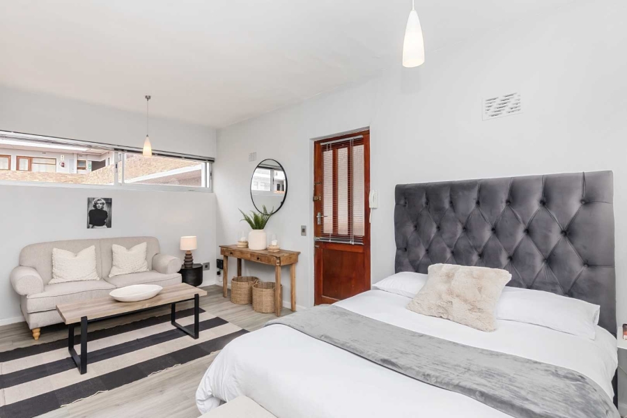To Let 1 Bedroom Property for Rent in Sea Point Western Cape
